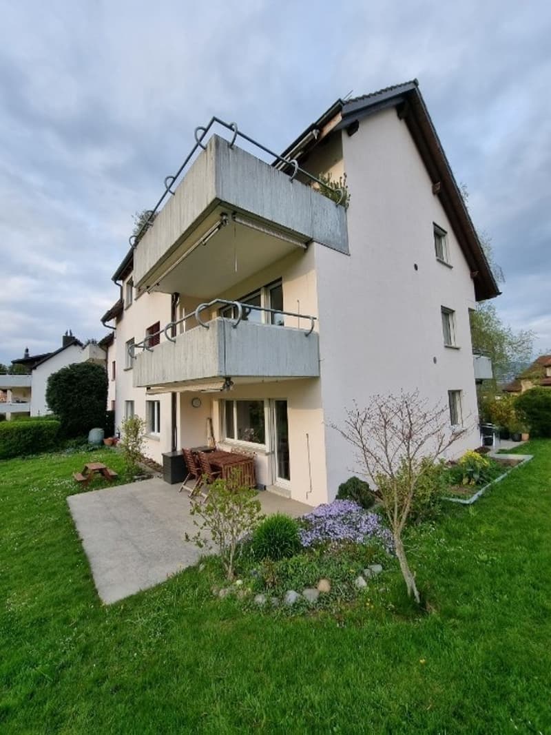 Helle 4.5-Zimmer-Wohnung mit Garten, 2 Garagenplätzen und Hobbyraum in Thalwil (12)