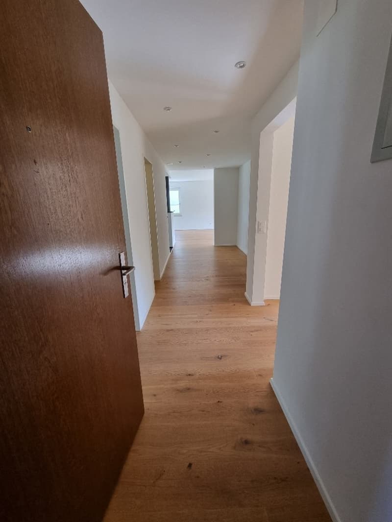 Helle 4.5-Zimmer-Wohnung mit Garten, 2 Garagenplätzen und Hobbyraum in Thalwil (11)