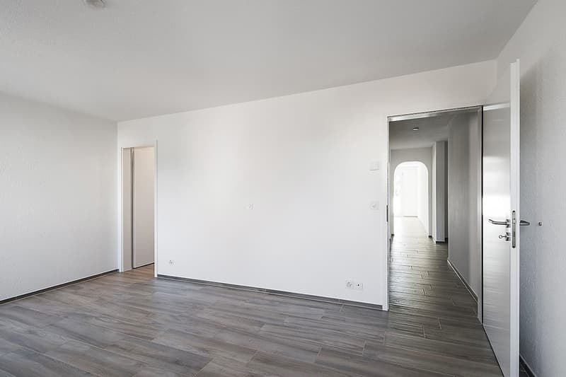 Moderne 2,5 Zimmer Whn Nachmieter Gesucht (12)
