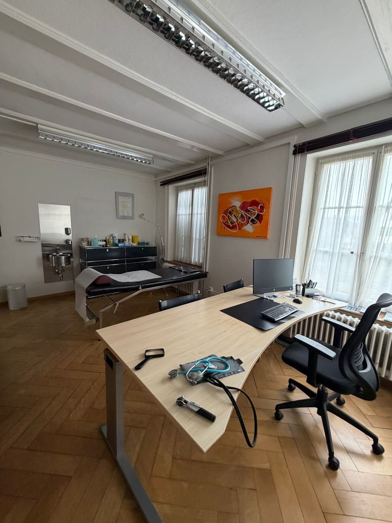 Vielseitige Praxis- oder Büroräumlichkeiten (120 m²) an zentraler Lage (7)