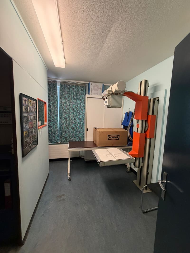 Vielseitige Praxis- oder Büroräumlichkeiten (120 m²) an zentraler Lage (3)