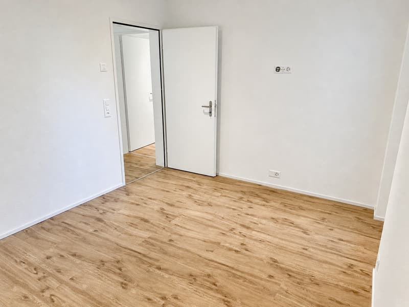 Moderne 4.5-Zi.-Gartenwohnung in Zürich Affoltern (2)