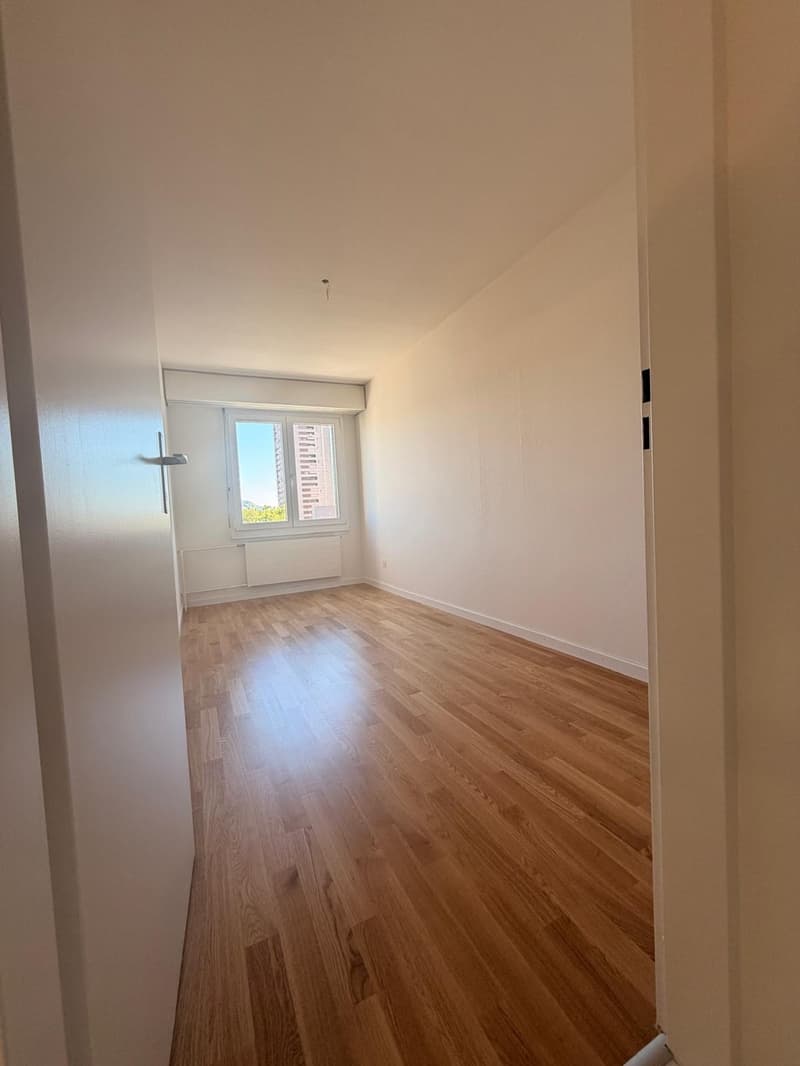 Frisch teilsanierte 3.0-Zimmerwohnung im 5.OG an guter Lage (12)