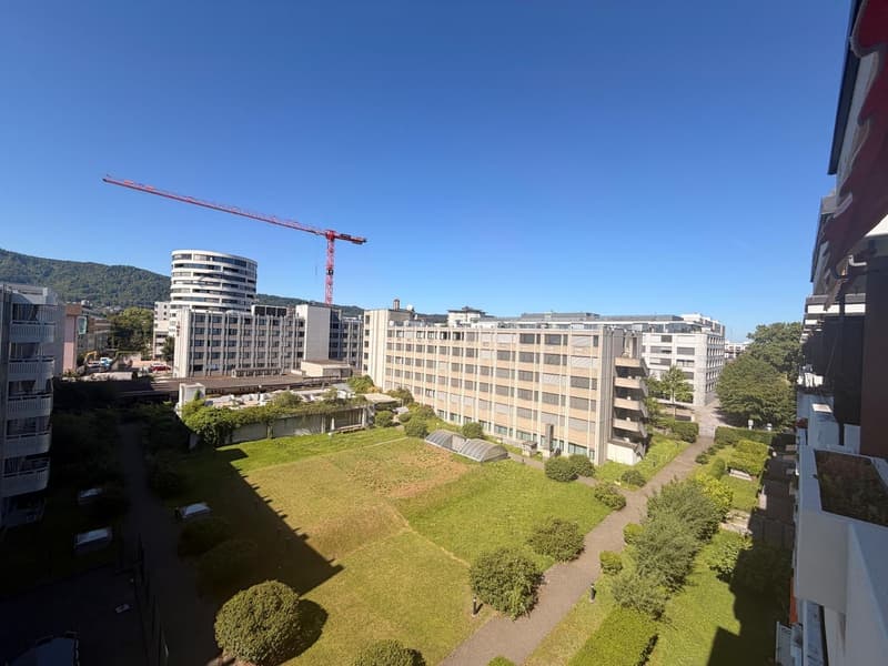 Frisch teilsanierte 3.0-Zimmerwohnung im 5.OG an guter Lage (1)