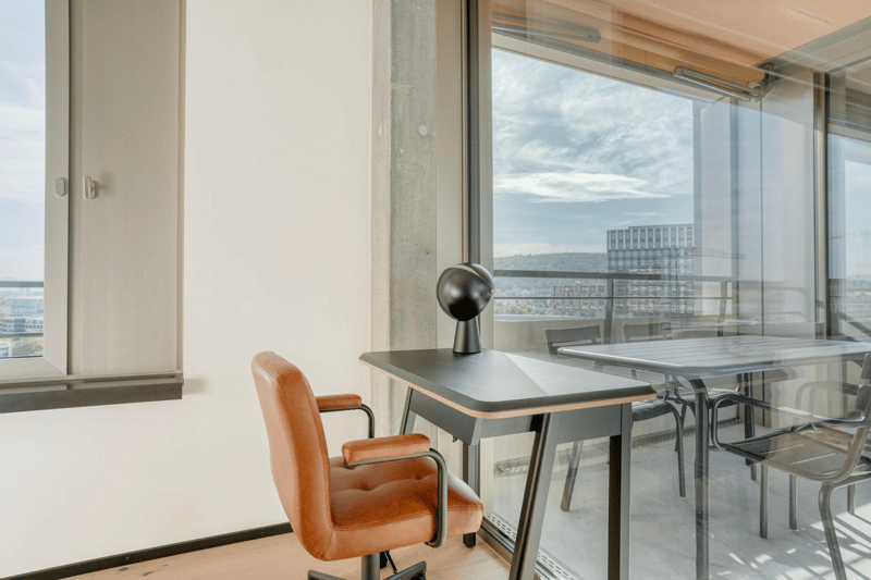 Modenerne 2,5 Zimmerwohnung hoch über den Wolken in Zürich-Oerlikon (11)