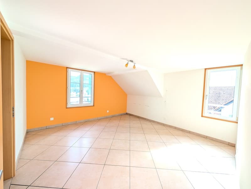 Moderne 5.5-Zi-Maisonette Attika (127m²) im Zentrum: 2 min zu Bahnhof/Migros, Gartennutzung & Bergsicht (9)