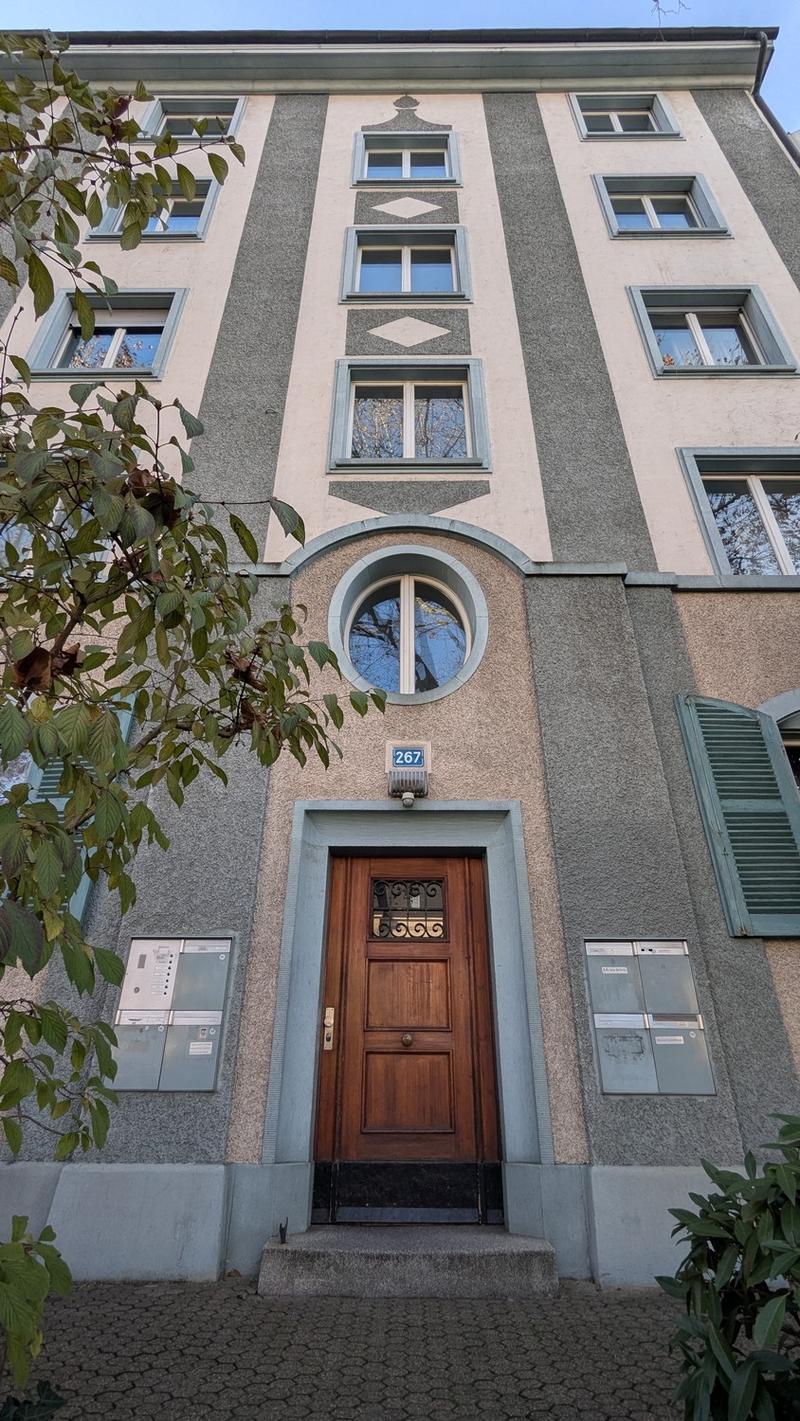 Charmante Loftwohnung mit Le-Corbusier-Farbakzent ideal für Singles oder Paare (9)