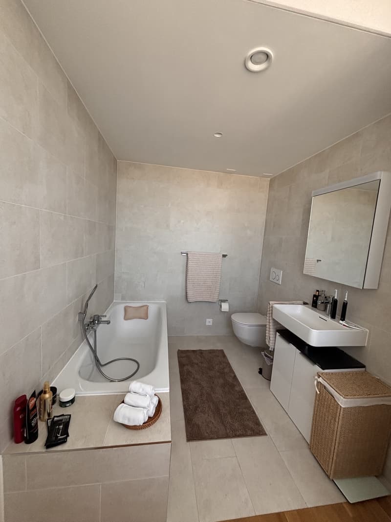 Moderne und helle 3.5 Zimmer Wohnung in Suhr per 01.08.2026 zu vermieten (5)