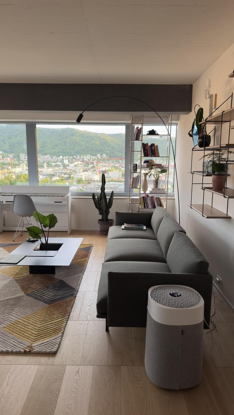 High-Floor 2.5-Room Apartment, open views to the City and Uetliberg (2)