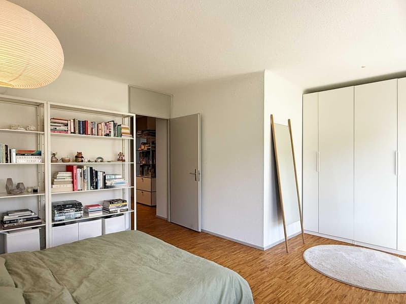 Light filled spacious Hongg apartment with garden access (6)