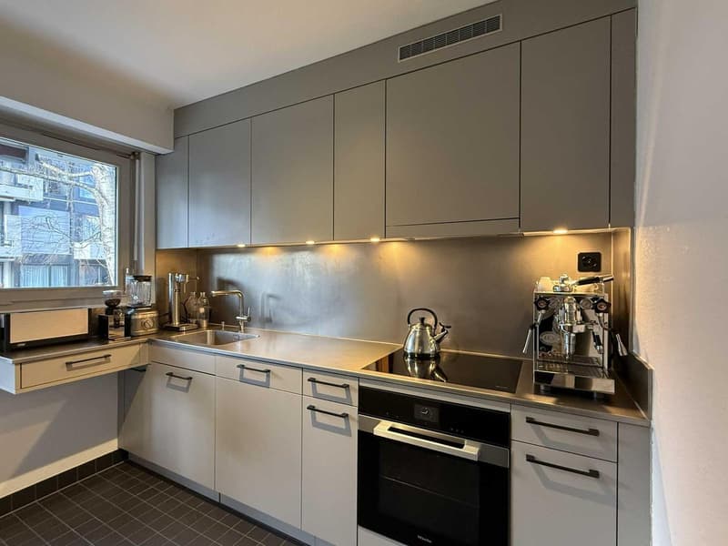 Light filled spacious Hongg apartment with garden access (10)