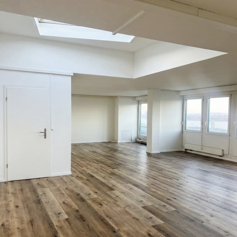 90 m² Attika-Büro mit privater Dachterrasse in Fällanden (3)