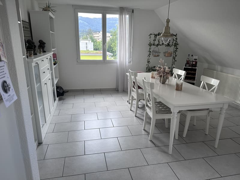 Wunderschöne 2.5 Zimmer-Dachwohnung zu vermieten (9)