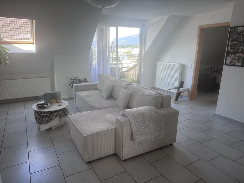Wunderschöne 2.5 Zimmer-Dachwohnung zu vermieten (6)