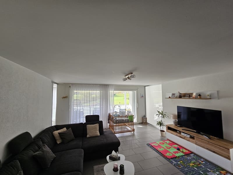 Helle 4.5-Zimmerwohnung mit grossem Balkon und Lift in Hölstein BL (3)
