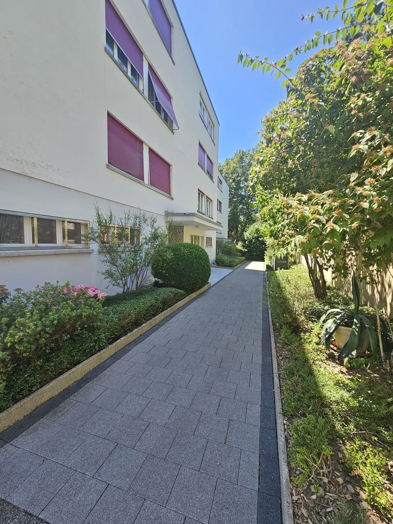 moderne 3.5-Zimmerwohnung mit Balkon (1)