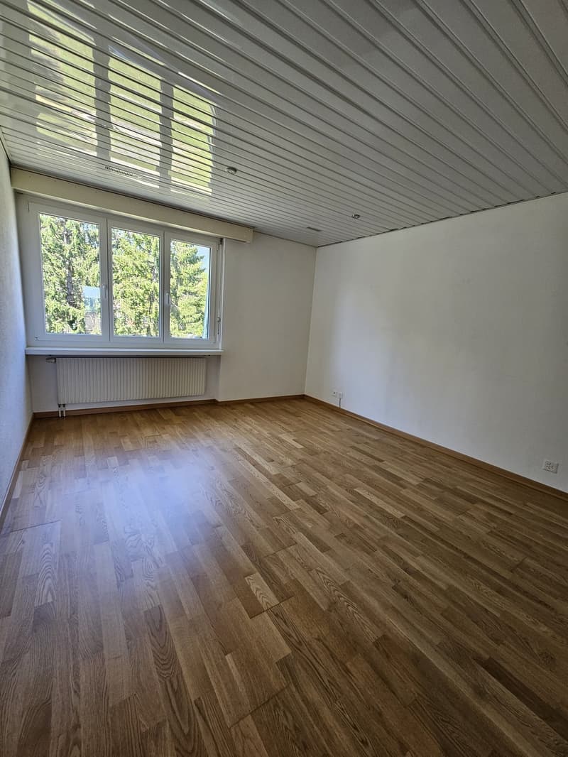moderne 3.5-Zimmerwohnung mit Balkon (4)