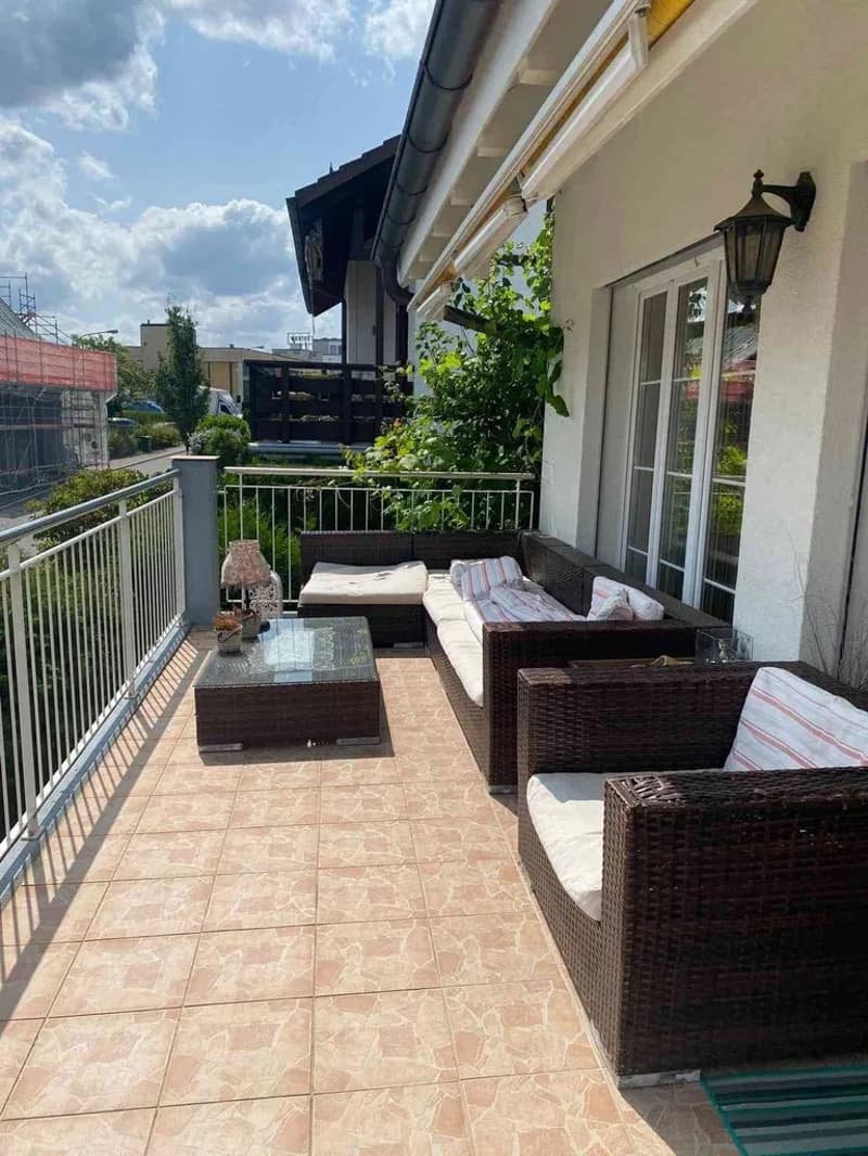 Familienfreundliches 5.5-Zimmer-Einfamilienhaus mit umlaufendem Garten, Cheminée, Garage und 4 Parkplätzen in Unterengstringen (13)