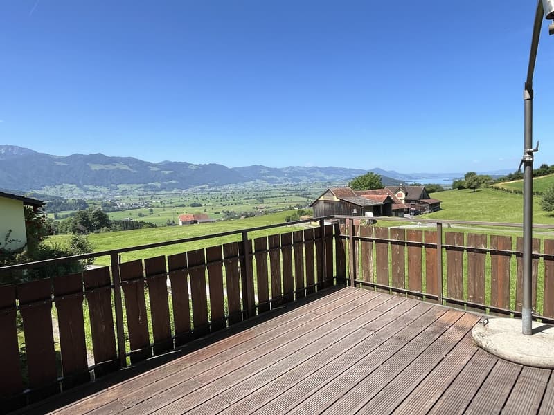 Charmante 4.5ZimmerWohnung mit traumhafter Aussicht im Grünen (3)