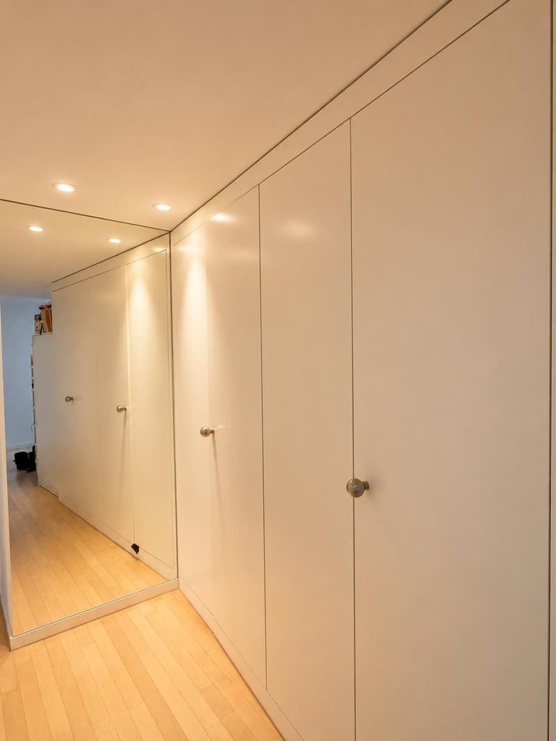 Unique Attic Duplex with Fireplace & River Views in Zurich Old Town (6)