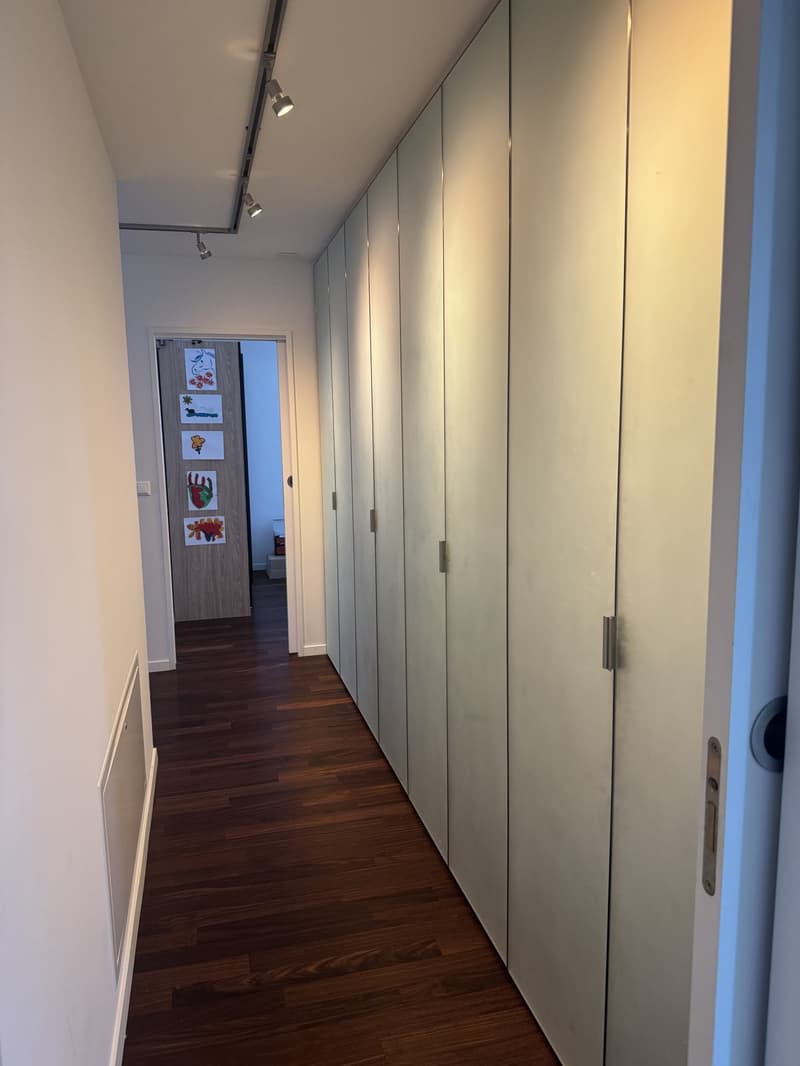 Grosszügige 4.5-Zimmer-Maisonettewohnung mit Garten in Zumikon  verfügbar ab 15. August 2025 (8)