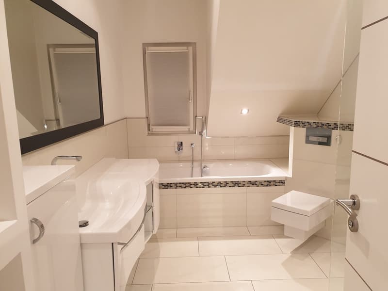 Moderne 3.5 Zimmer-Dachwohnung (9)