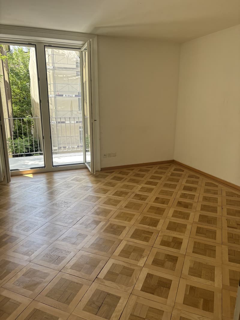 Altbauwohnung mit Balkonen und Lift (7)