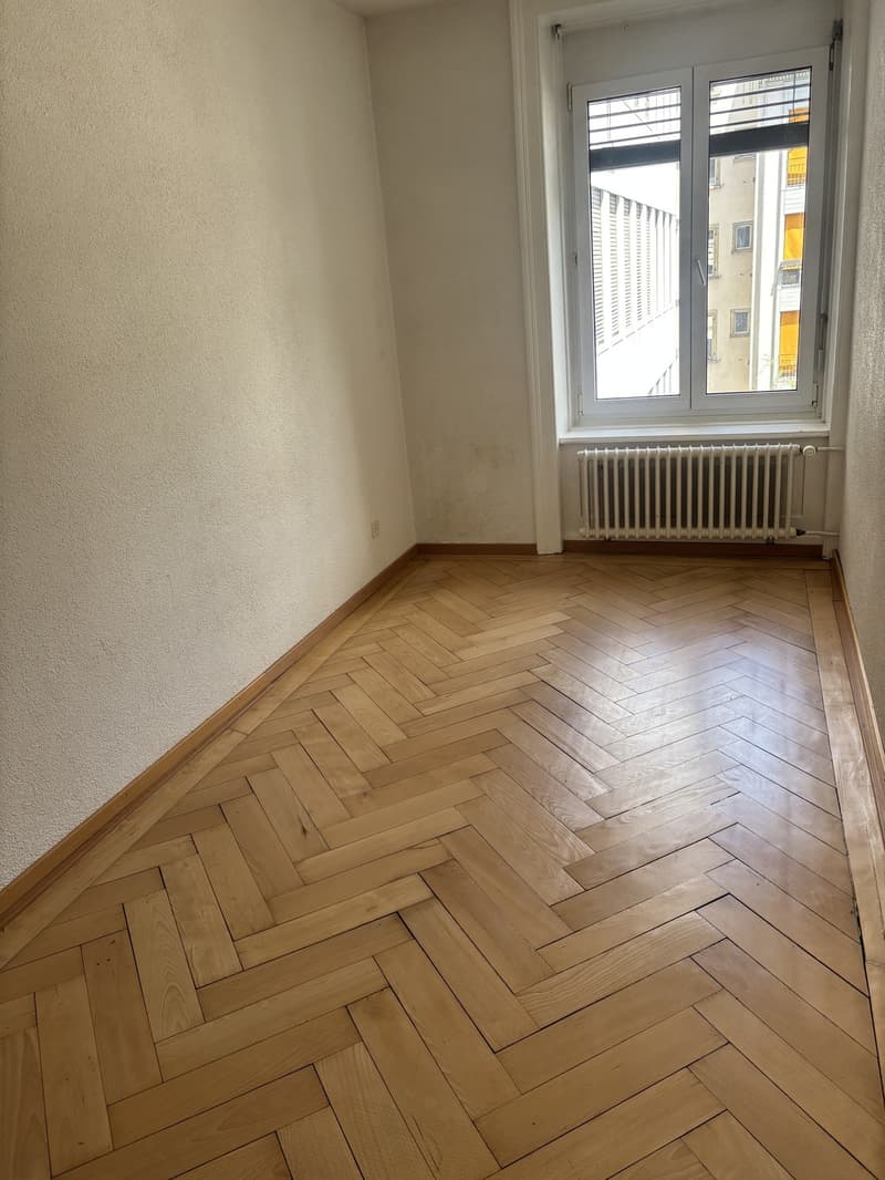 Altbauwohnung mit Balkonen und Lift (4)