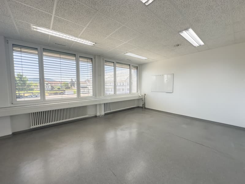 Günstige 300m² Bürofläche Top-Lage direkt am Bahnhof Rupperswil (4)