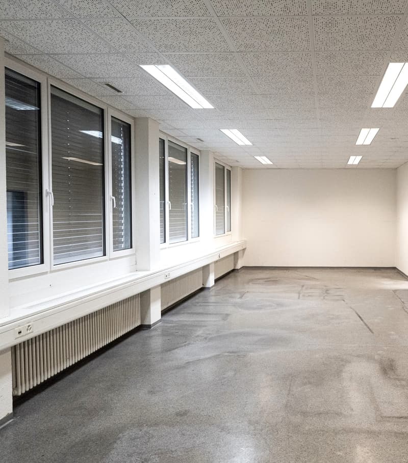 Atelier am Bahnhof Rupperswil mit Sichtbarkeit von Geleisen (2)