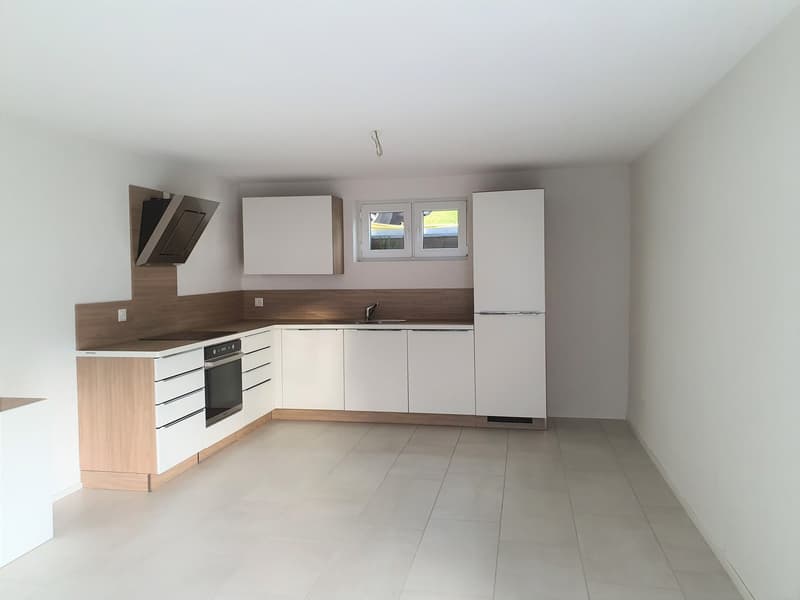 4.5 Zimmer wohnung mit Garten und Parkplatz CHF1930 inkl. Nebenkosten (5)