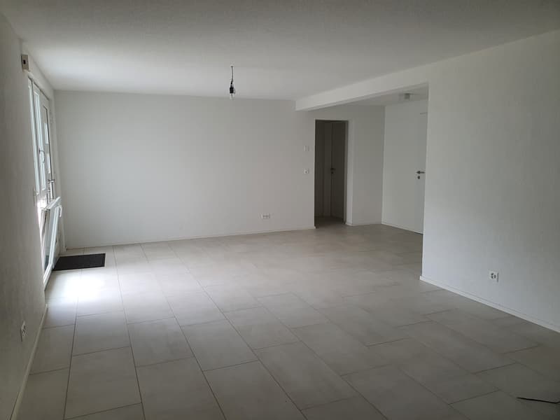 4.5 Zimmer wohnung mit Garten und Parkplatz CHF1930 inkl. Nebenkosten (7)
