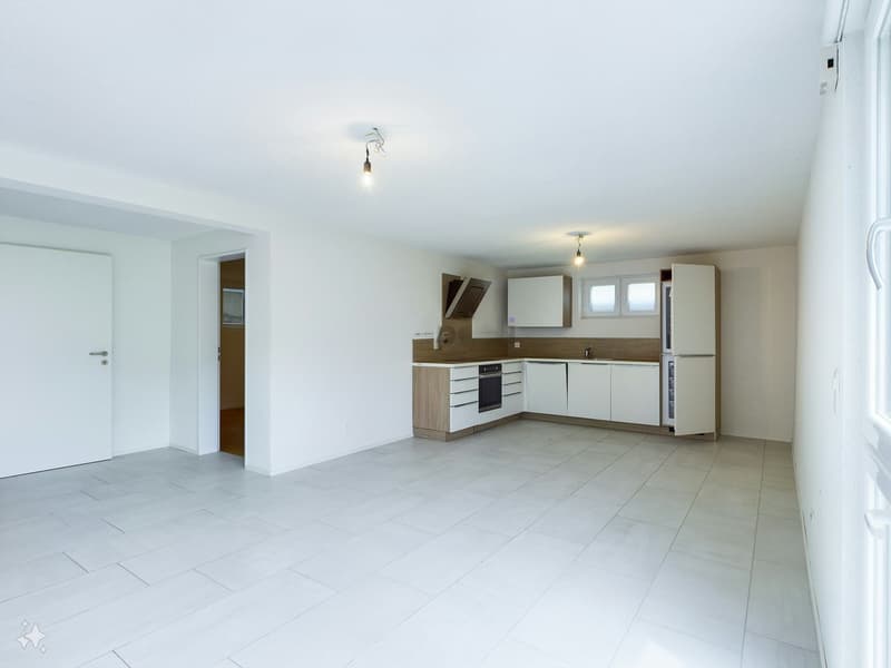 4.5 Zimmer wohnung mit Garten und Parkplatz CHF1930 inkl. Nebenkosten (8)