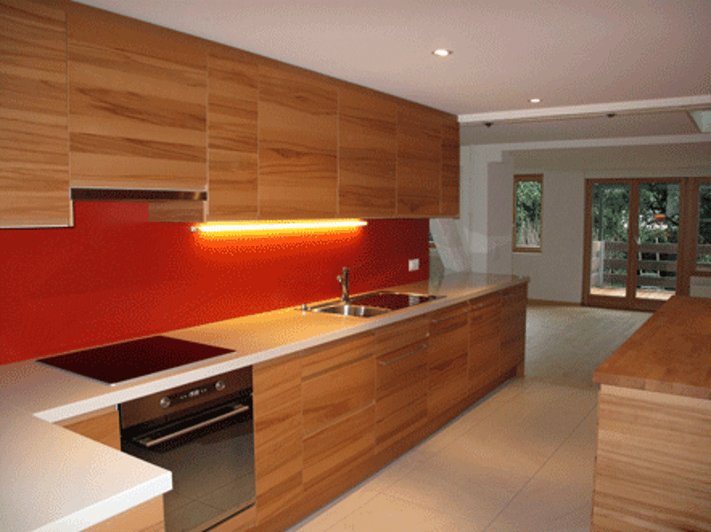 Altbau modern interpretiert - 3.5 Zimmer, Terrasse und Balkon, 110m2 (1)
