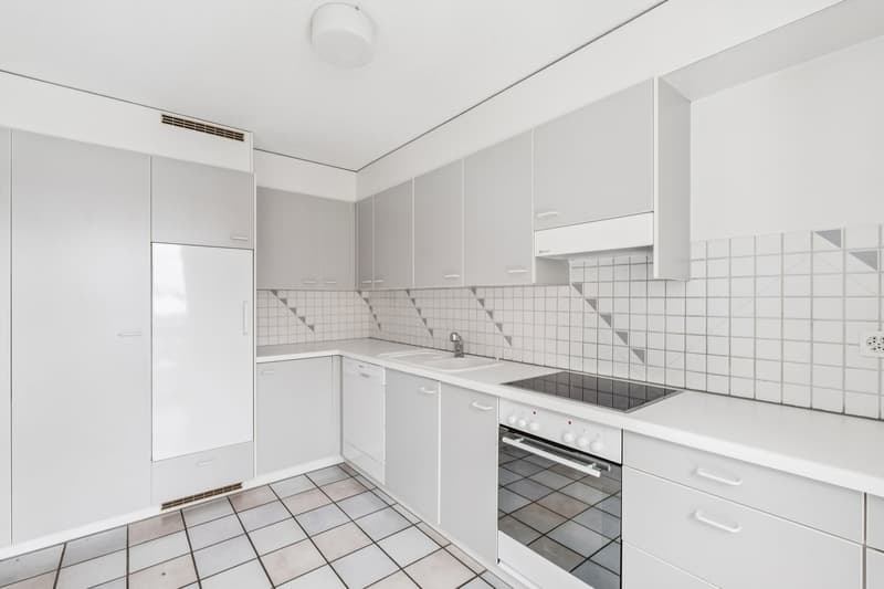 Charmante 4.5-Zimmerwohnung mit sonnigem Balkon in Balsthal (5)