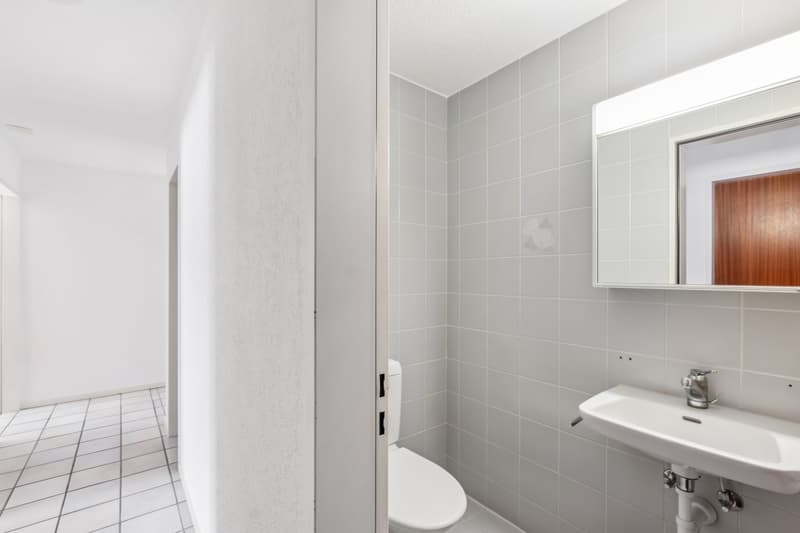 Charmante 4.5-Zimmerwohnung mit sonnigem Balkon in Balsthal (6)