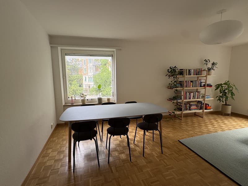 Spacious 78 m² Furnished Apartment with Home Office Walk to ETH, University & Zurich City Centre (1)