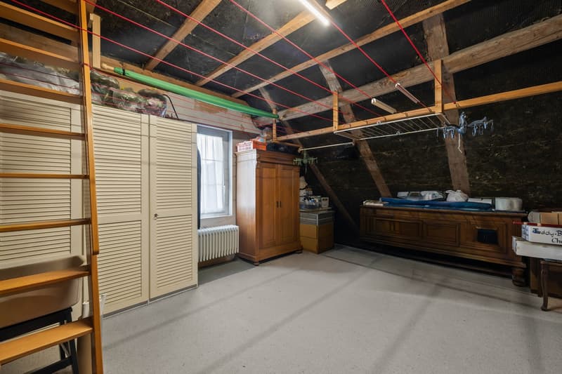Grosszügige möblierte 6.5-Zimmer-Wohnung mit Balkon, Lager & Carport in Hägendorf (12)