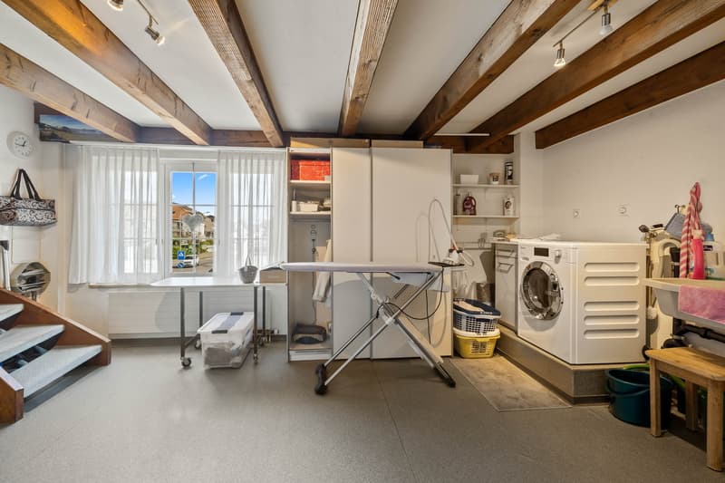 Grosszügige möblierte 6.5-Zimmer-Wohnung mit Balkon, Lager & Carport in Hägendorf (11)