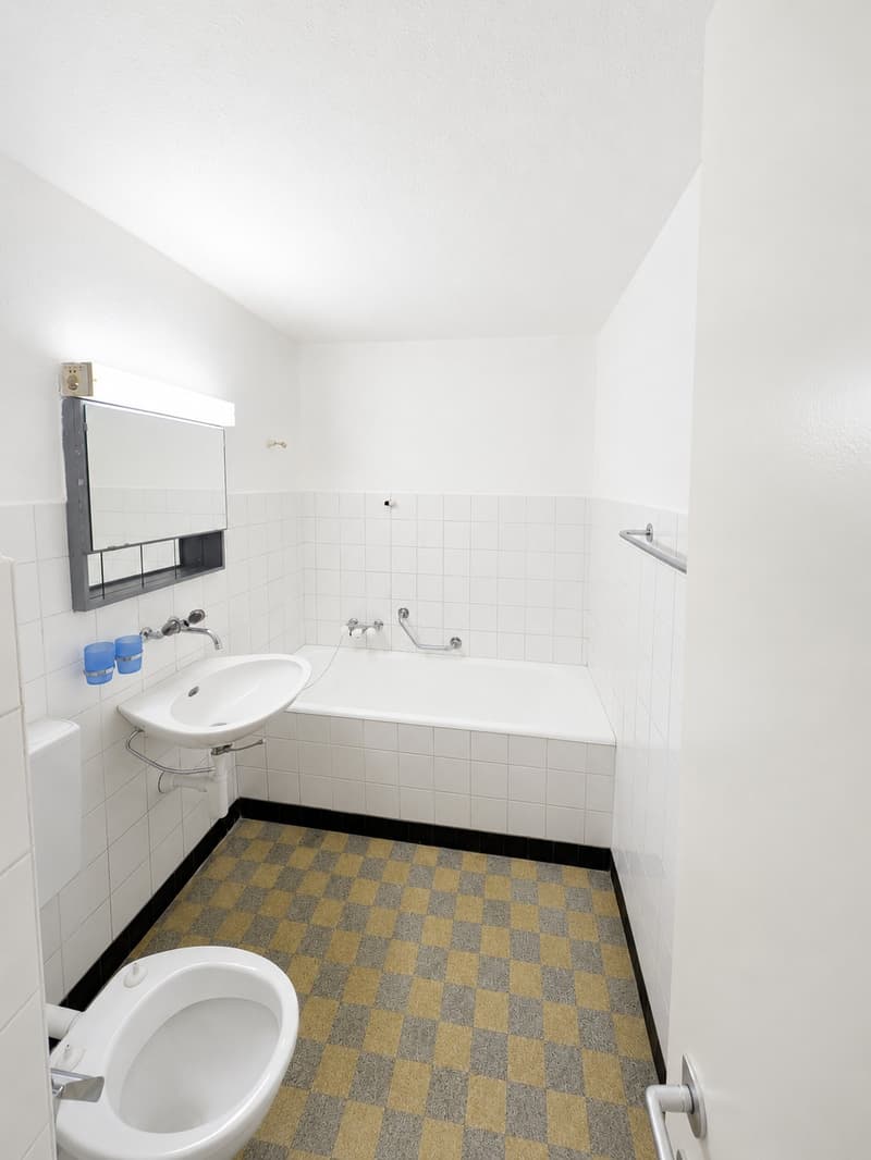 2-Zimmer-Dachwohnung mit grossem Abstellraum in Wiedlisbach (4)