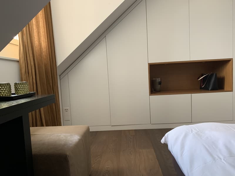 Moderne 4.5-Zimmer-Dachwohnung | 5 m Raumhöhe |Galerie | Blick zur Lägern (7)