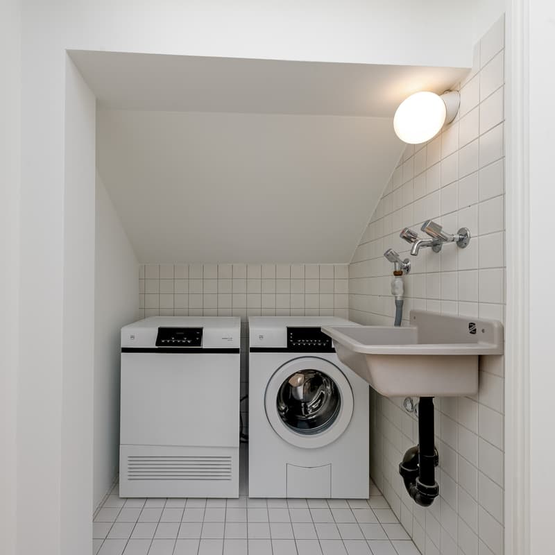 Unique Attic Duplex with Fireplace, Private Rooftop Terrace & River Views (Fully Furnished / Free Furniture!) (8)