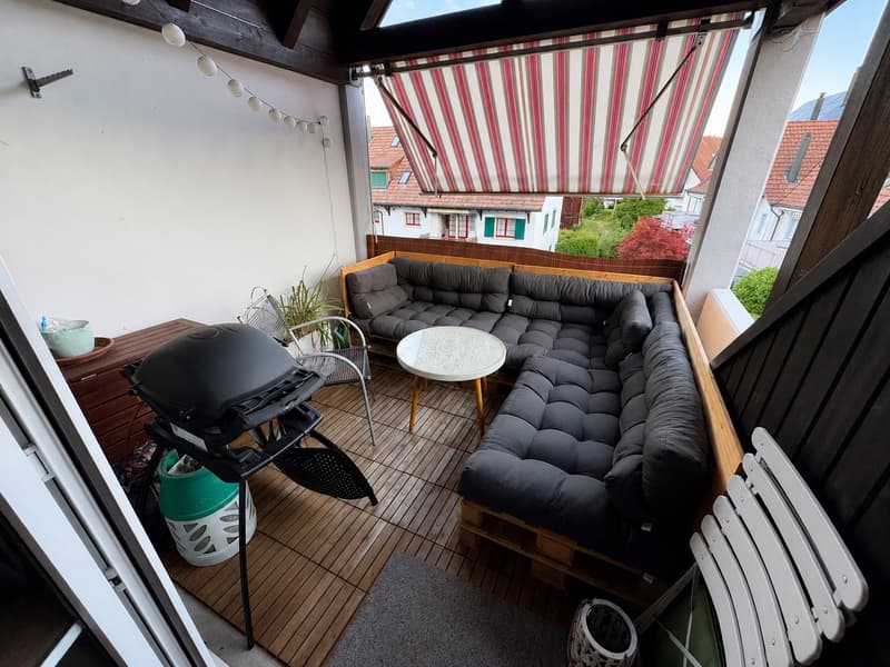 Charmante Maisonette-Wohnung (118m2) mit Cheminée und zwei Balkonen (6)
