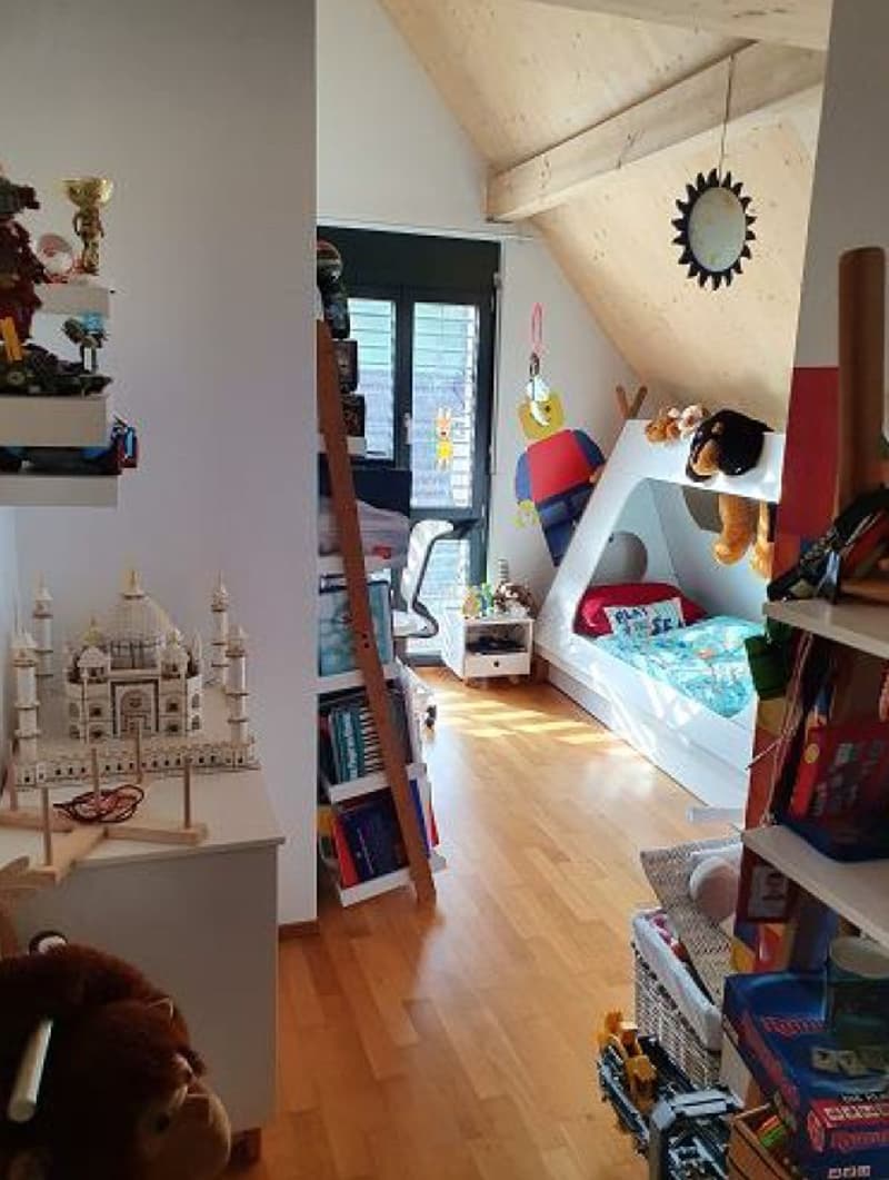 Modernes Einfamilienhaus mit Pool zu vermieten (9)