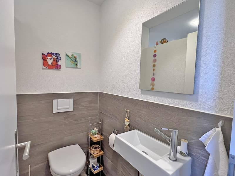 Separates WC mit Lavabo