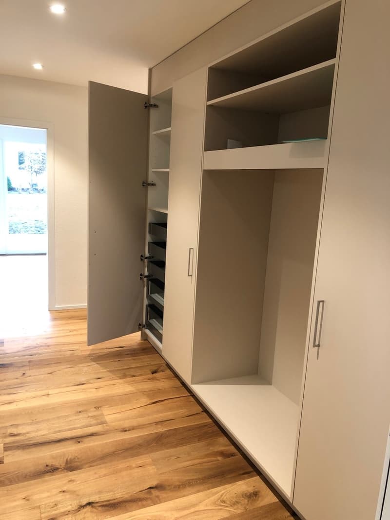 Neue 3 1/2 ETW EG mit 91 m2 und 72 m2 gedeckten Sitzplatz und grossem Gartenanteil (2)