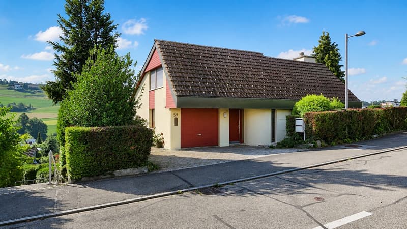 Freistehendes 4.5-Zimmer Einfamilienhaus mit grossem Garten (2)