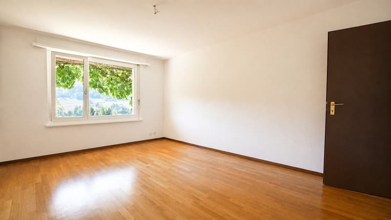 Freistehendes 4.5-Zimmer Einfamilienhaus mit grossem Garten (9)