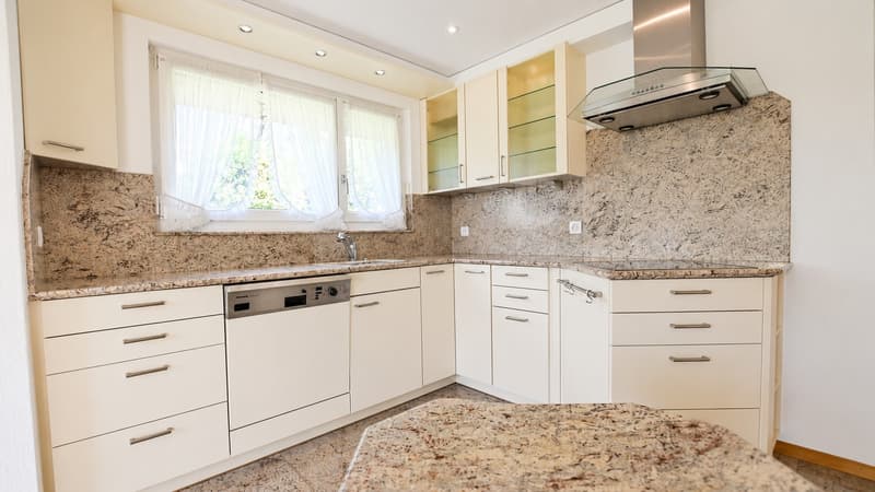 Freistehendes 4.5-Zimmer Einfamilienhaus mit grossem Garten (7)
