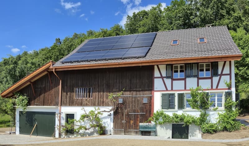 Freihstehendes, kernsaniertes (2026) Bauernhaus mit Seesicht (2)